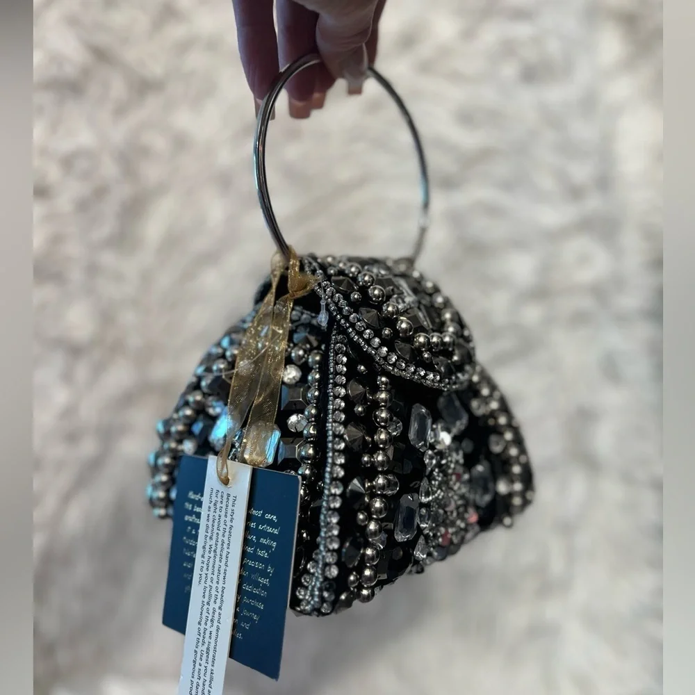🖤🩶MADE IN INDIA, GORGEOUS ❤️‍🔥STUNNING RHINESTONE HAND BEADED CLUTCH🖤🩶NWT
